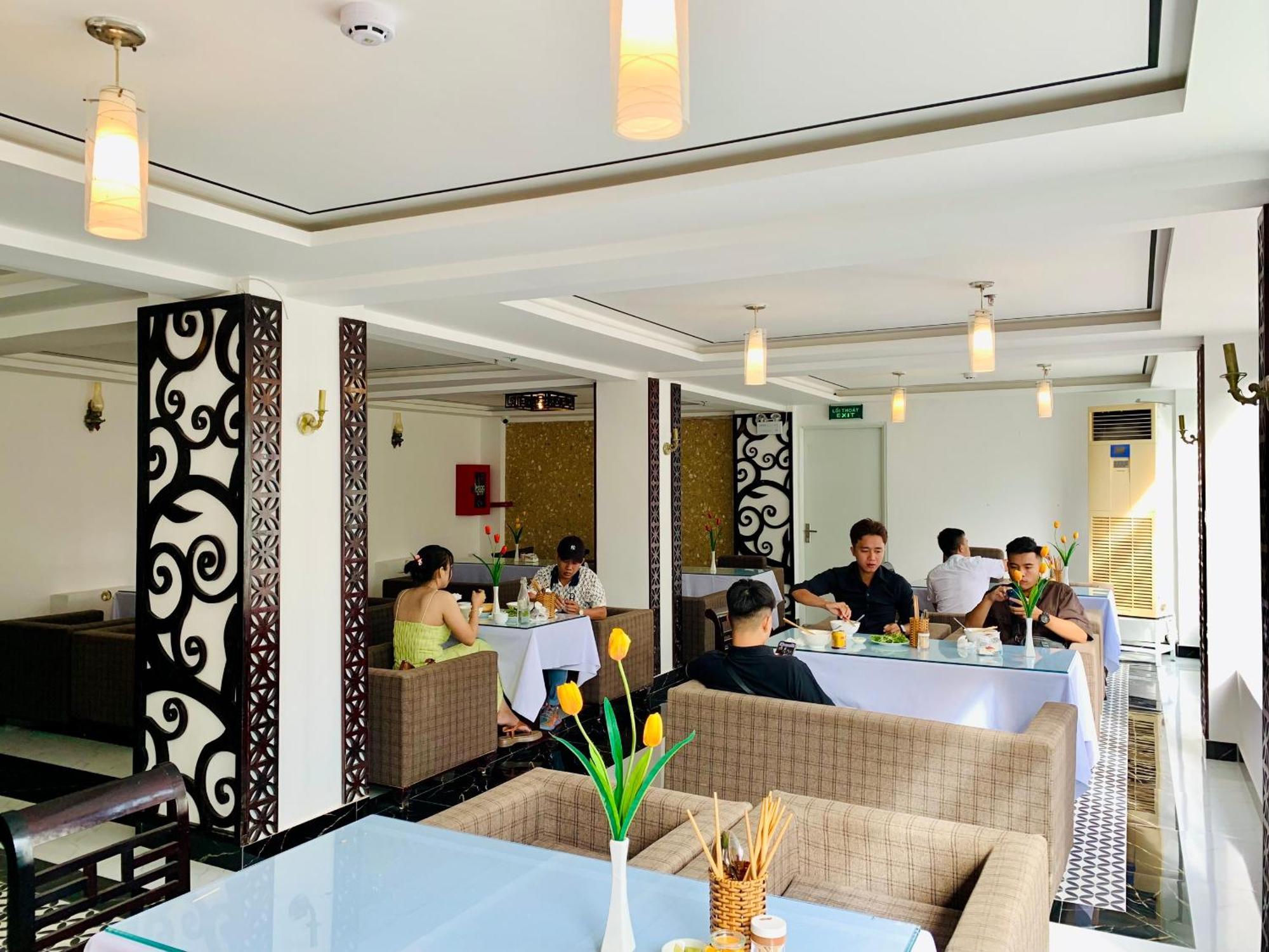 Vina Spa Hotel Hué Extérieur photo